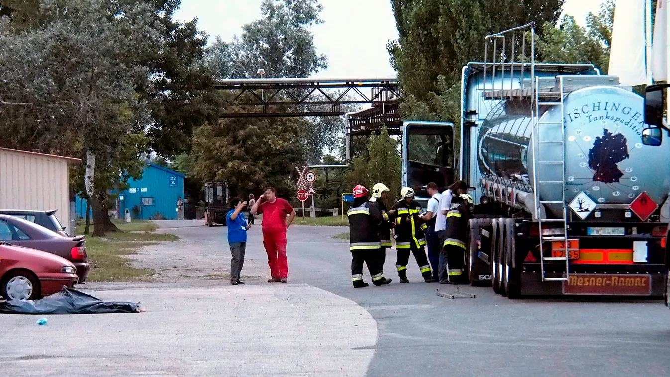 Beleesett egy sofőr a kamion tartályába és meghalt 