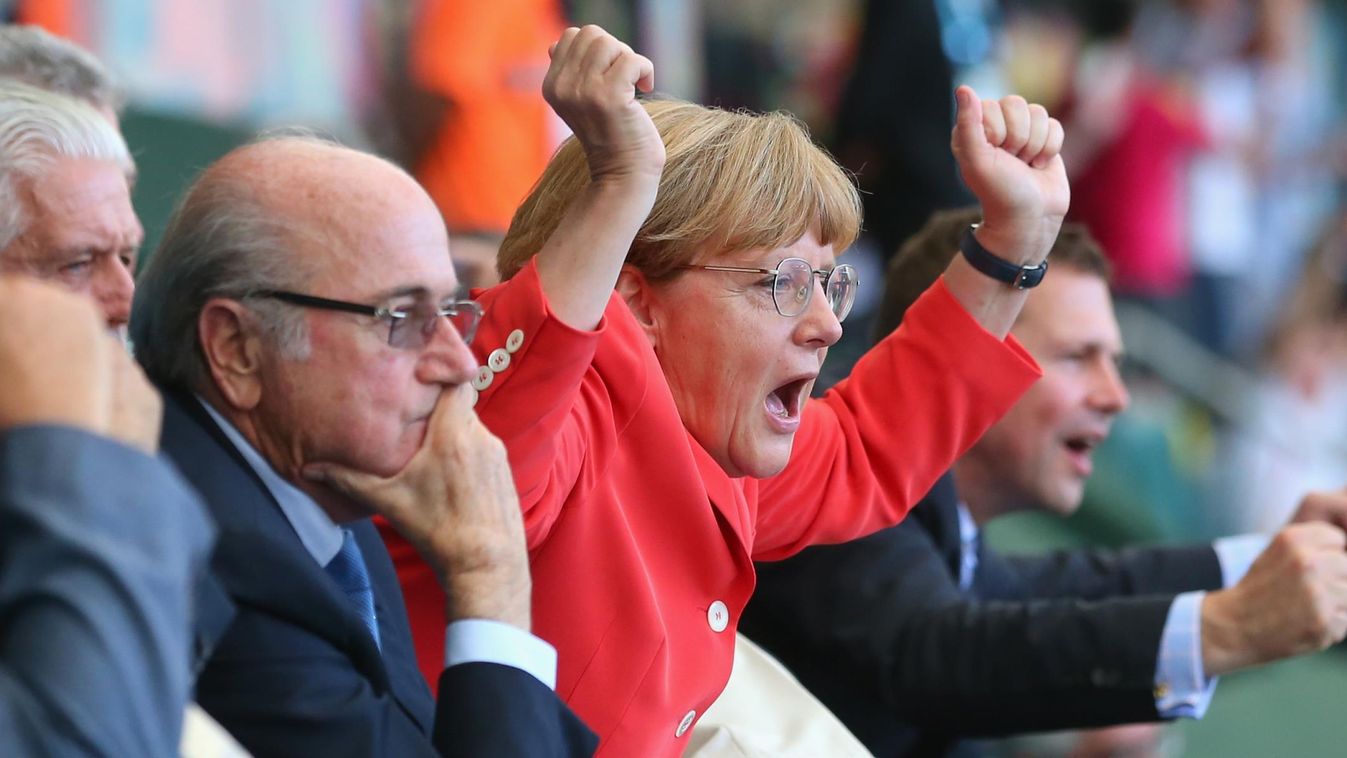 focivébé, németország-portugália, Angela Merkel örül a negyedik gólnak 