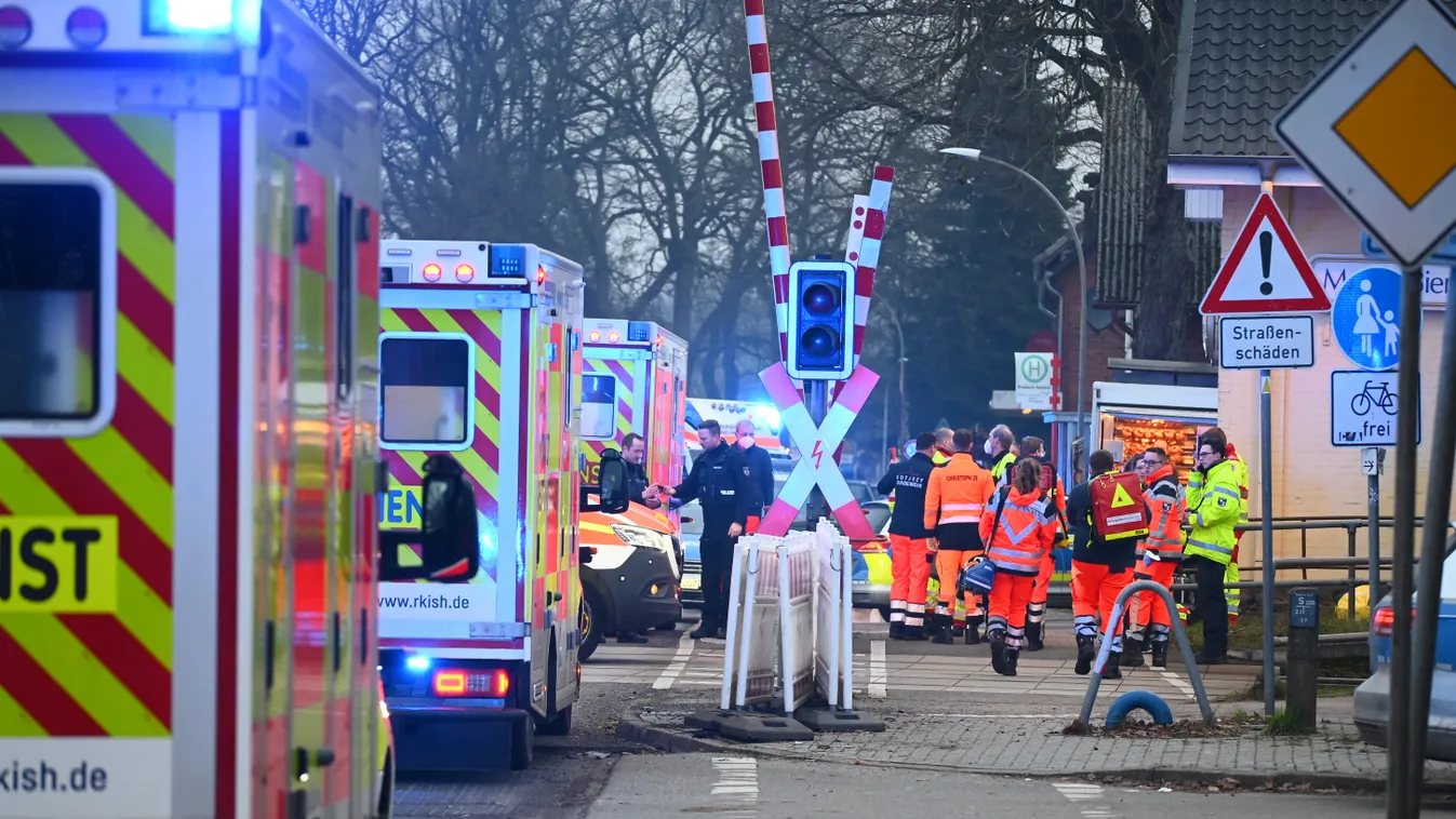 Several people injured by knife attack in train Crime, Law and Justice Railroad Schleswig-Holstein Horizontal CRIME 