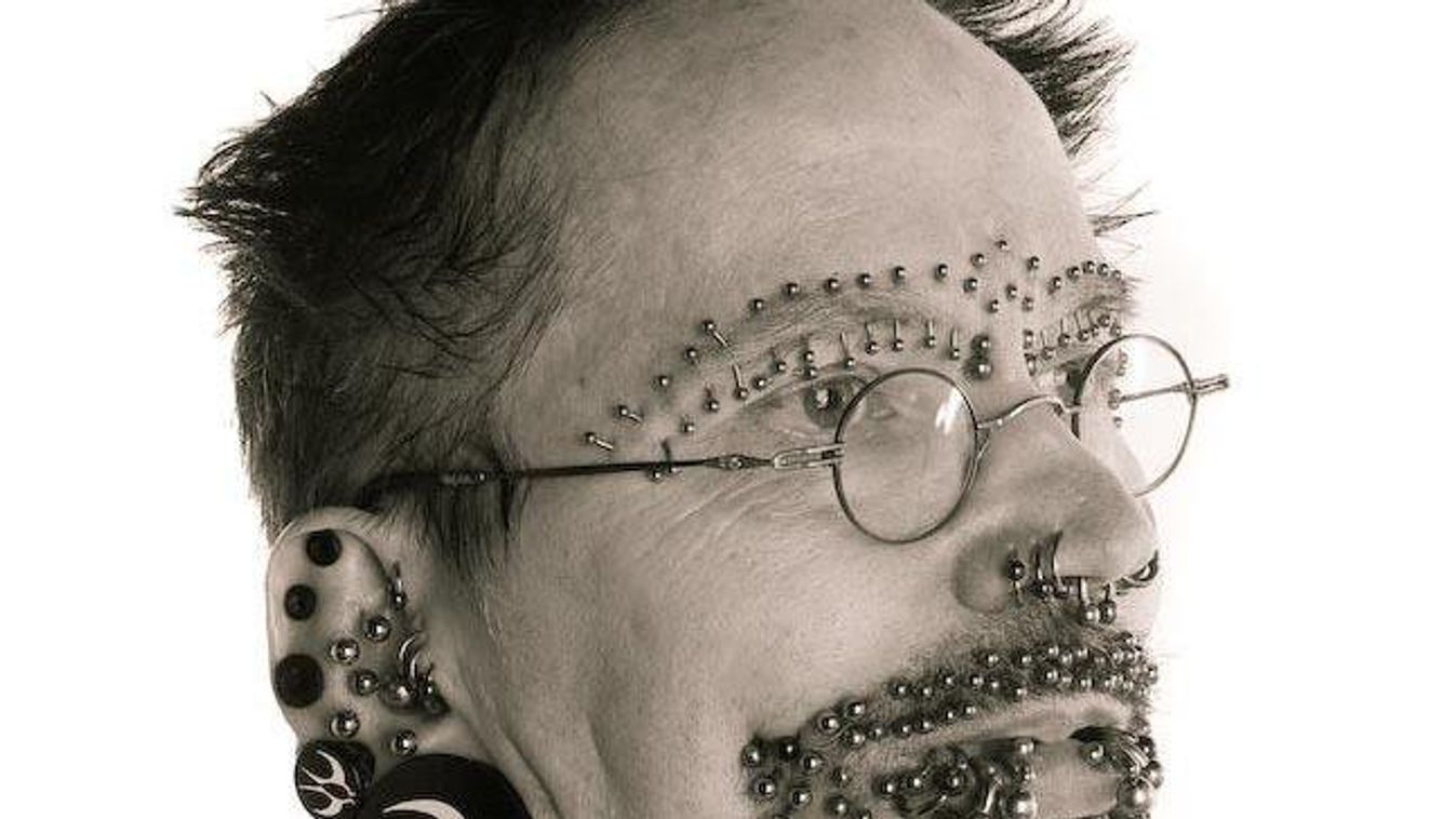 Rolf Buchholz piercing testmódosítás 