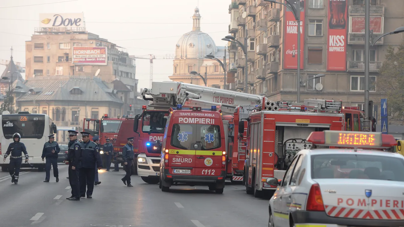 Fire in Bucharest: A man and two women transported to hospital for burns disaster ACCIDENT fire Bucharest Romania 6 November 2015 Fire in Bucharest nurphoto pompieri women HOSPITAL burns SQUARE FORMAT 