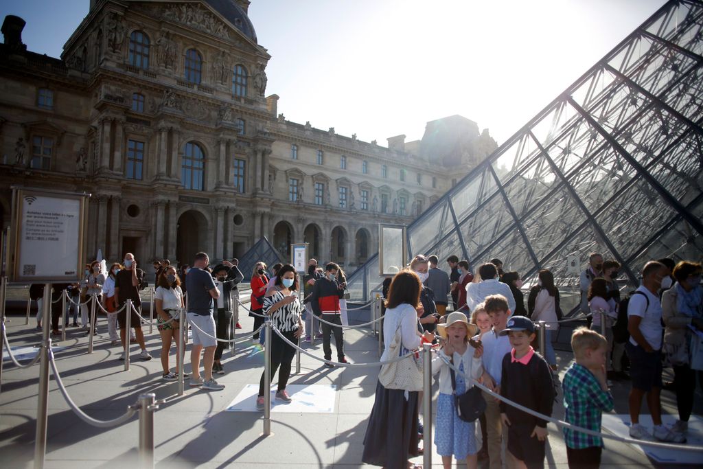 Újranyitott a Louvre 