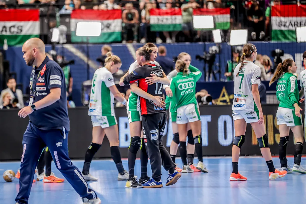 női kézilabda BL Final Four Budapest, MVM Dome, női kézilabda, Bajnokok Ligája négyes döntő, 2023, EHF FINAL4 WOMEN 2023, Győr, győri szurkolók, Győri Audi ETO KC–Vipers Kristiansand, vége 