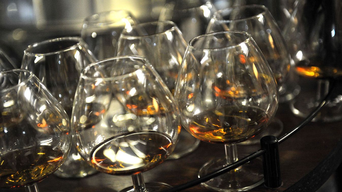 Konyakos poharak, cognac 