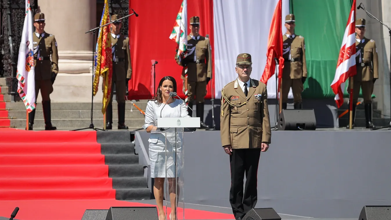 Novák Katalin, köztársasági elnök, beiktatási ceremónia, új köztársasági elnök, Kossuth tér, 2022.05.14. díszceremónia 