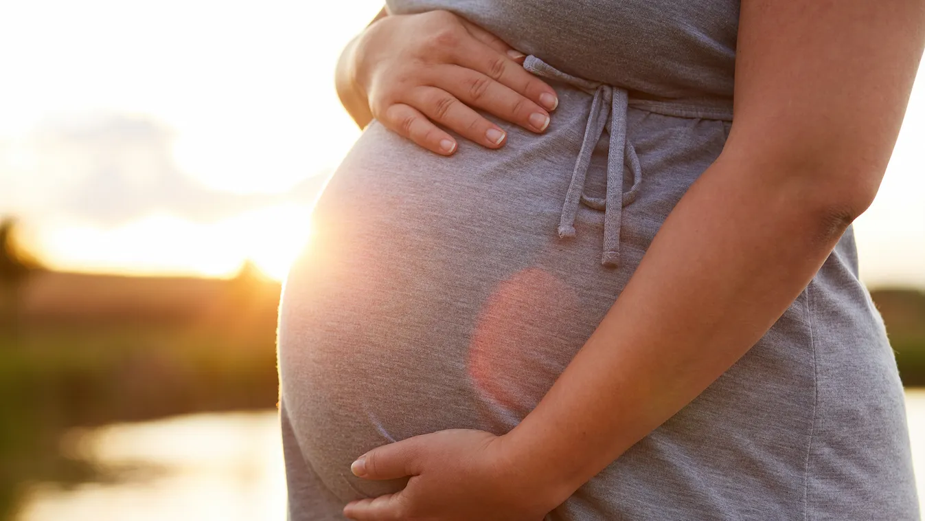 Gyermekvállalás 40 felett: veszélyei, kockázatai terhes 
