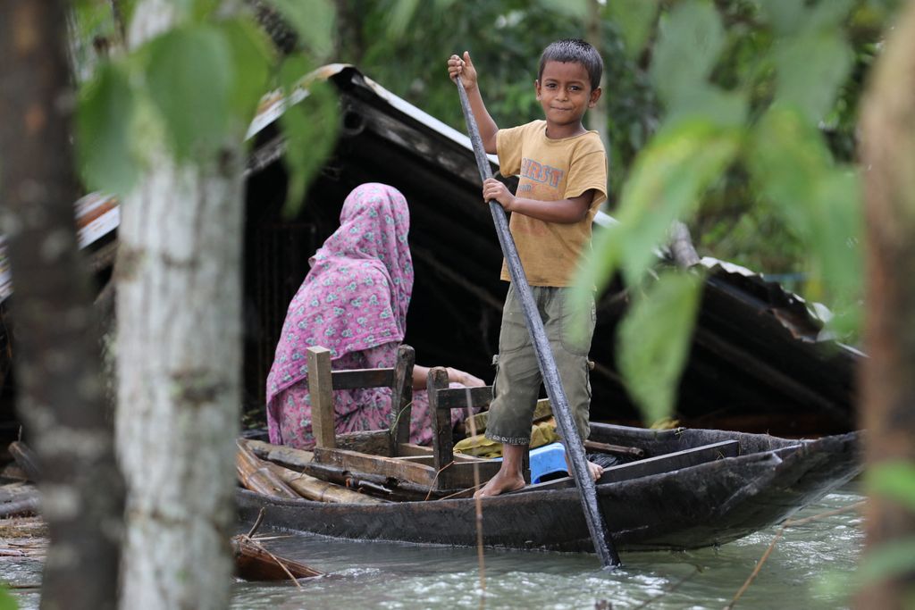 bangladeshi árviz  Bangladesh floods: At least 18 people died 2022,aerial view,Bangladesh,flood,heavy rains,houses,Rains,singl Horizontal 