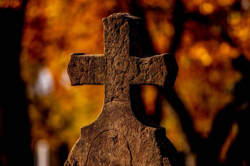 Fiumei sírkert temető Mindenszentek halottak napja ősz 