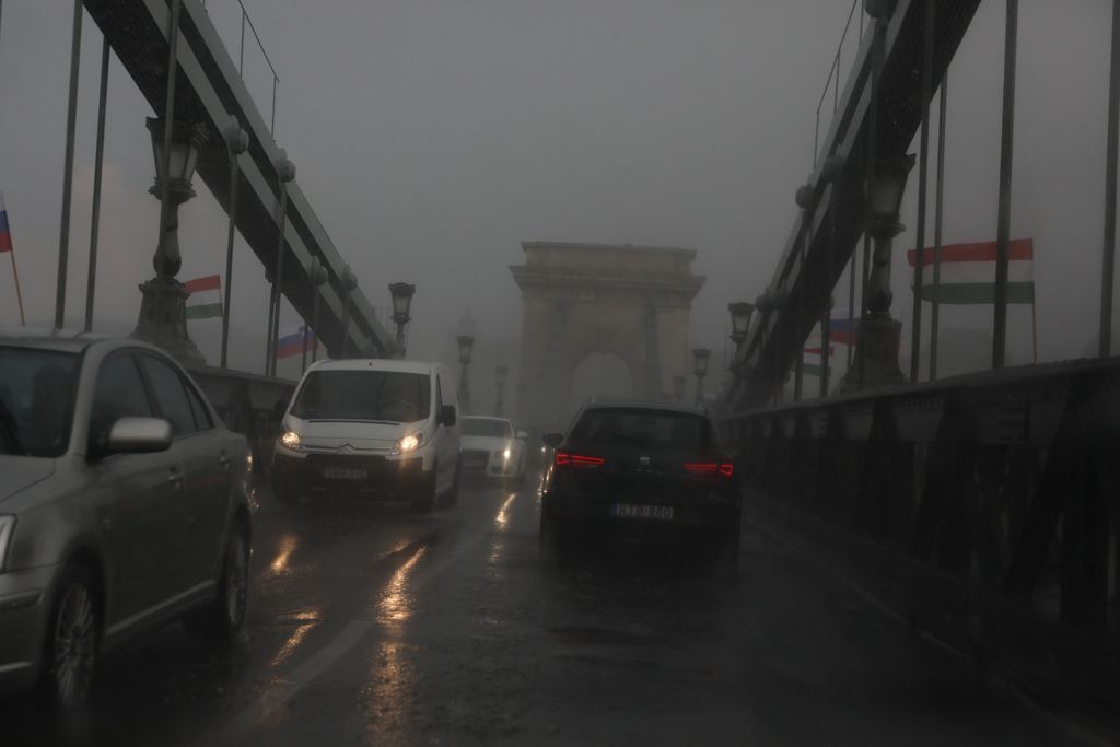 Budapest vihar eső felhőszakadás időjárás 
