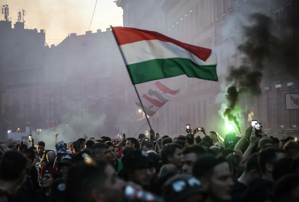 Magyarország, Szerbia, football, foci, mérkőzés, 2023.10.14., szurkolók, vonulása, 