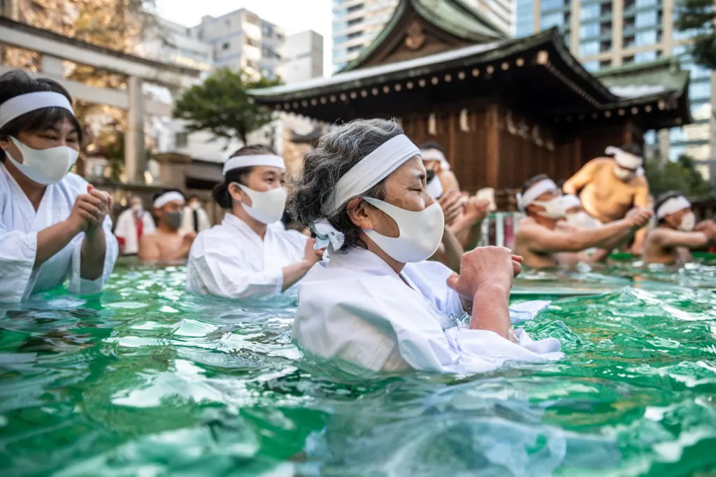 Teppozu Inari Shrine Japán jeges fürdő sintó megtisztulás 