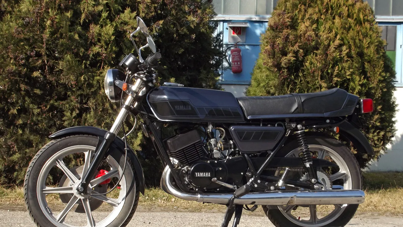 Yamaha RD250 (1977) veteránteszt 