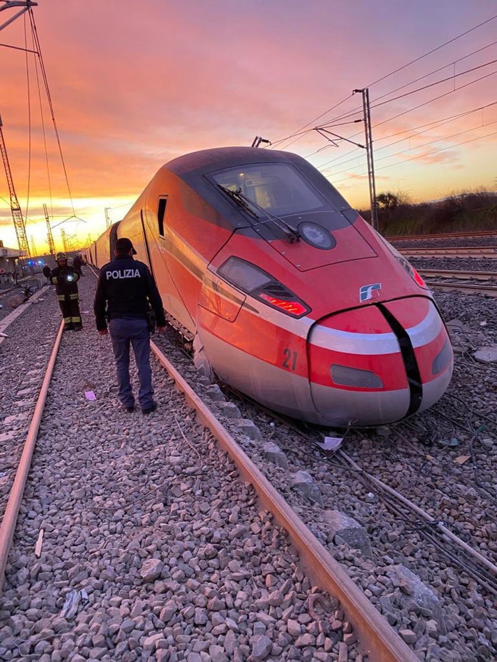 Olaszország, Milánó, vonat, baleset 