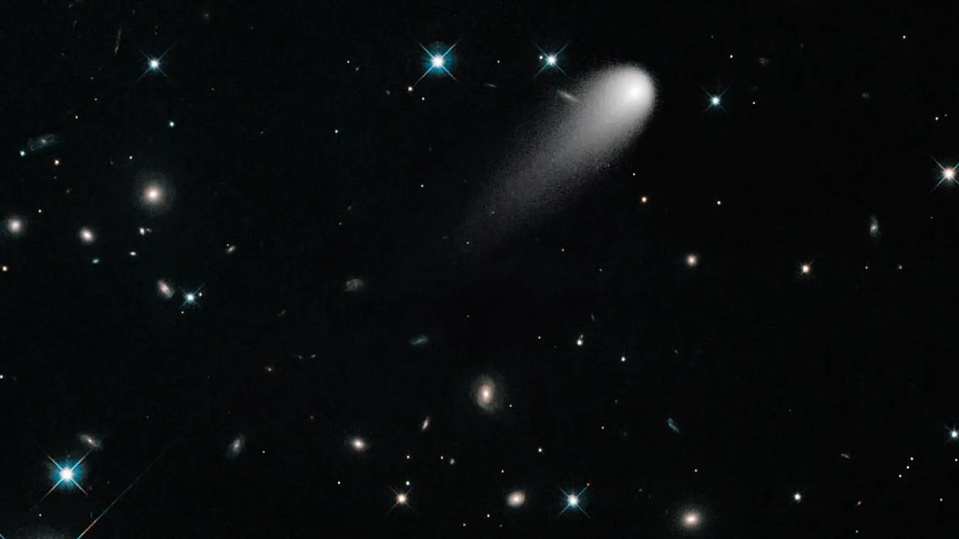 A Hubble-űrtávcső április 30-án fényképezte le az ISON-t. A környező csillagmezőről színes kép készült, az üstököst azonban gyors mozgása miatt csak egy színszűrővel tudták megörökíteni, így az fekete-fehérben látszik a képen
