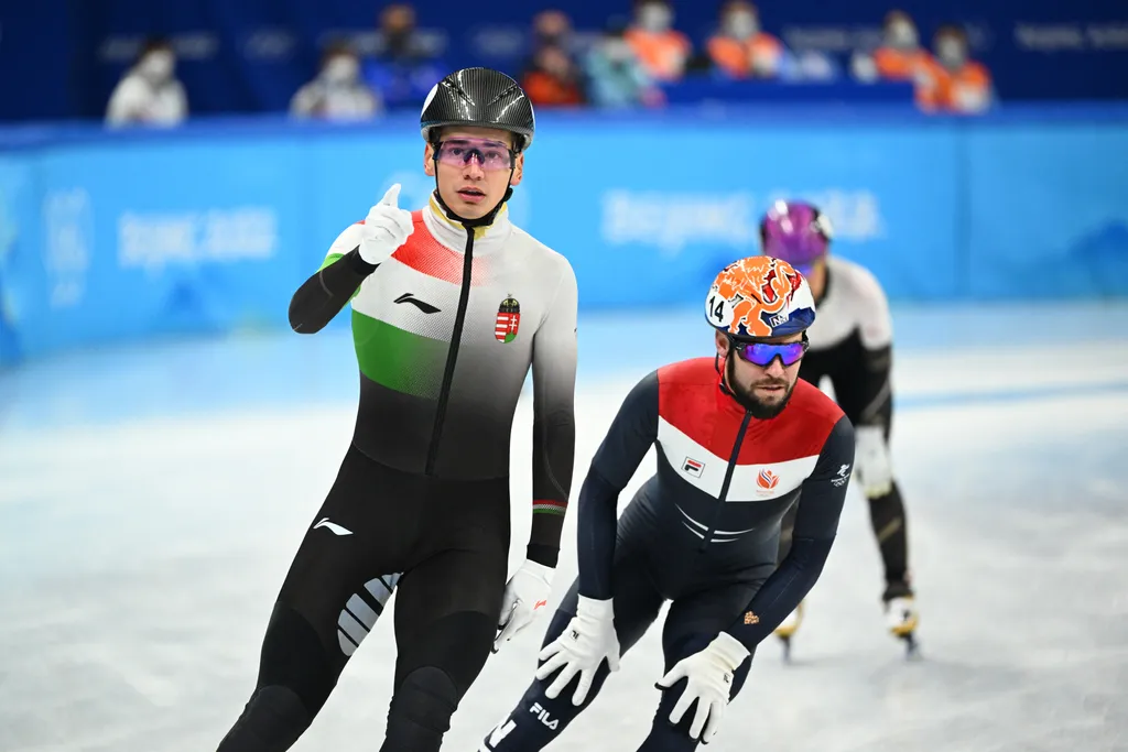 téli olimpia 2022, rövidpályás gyorskorcsolya férfi váltó 5000 méter B döntő, Liu Shaolin Sándor 