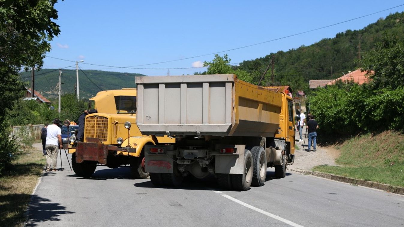 Trucks blocking the roads begin to be removed in Kosovo B,Kosovo,Serbia,Zvecan Horizontal 