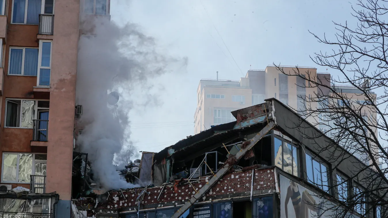 Ukrán válság 2022, ukrán, orosz, háború, Ukrajna, Kijev, szétbombázott ház 