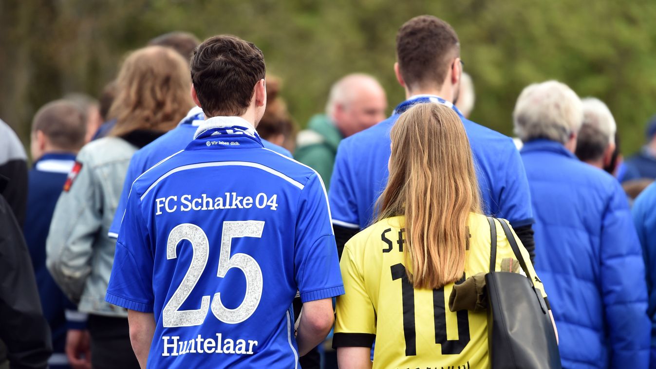 FC Schalke 04 vs. Borussia Dortmund fans Derby Fan revierderby 