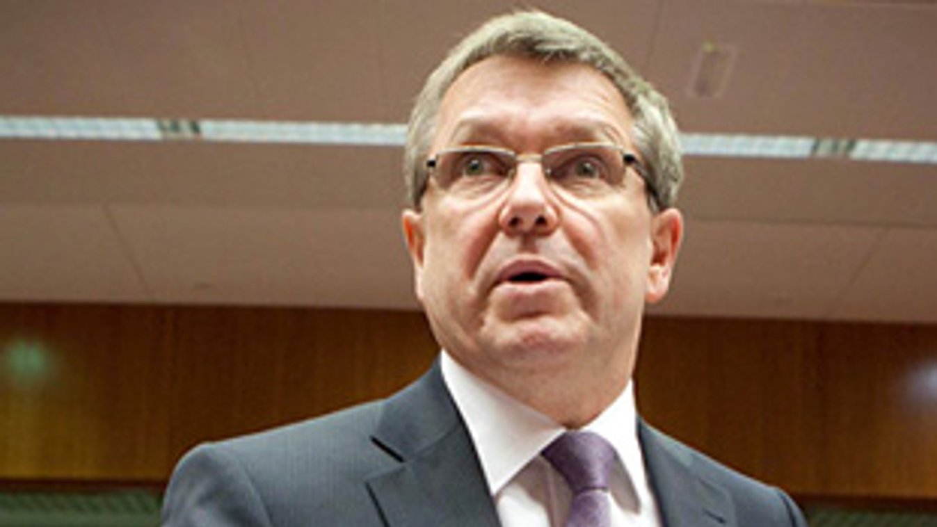 Matolcsy György nemzetgazdasági miniszter, változó adótörvények