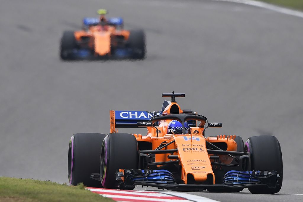 A Forma-1-es Kínai Nagydíj szombati napja, Fernando Alonso, Stoffel Vandoorne, McLaren Racing 