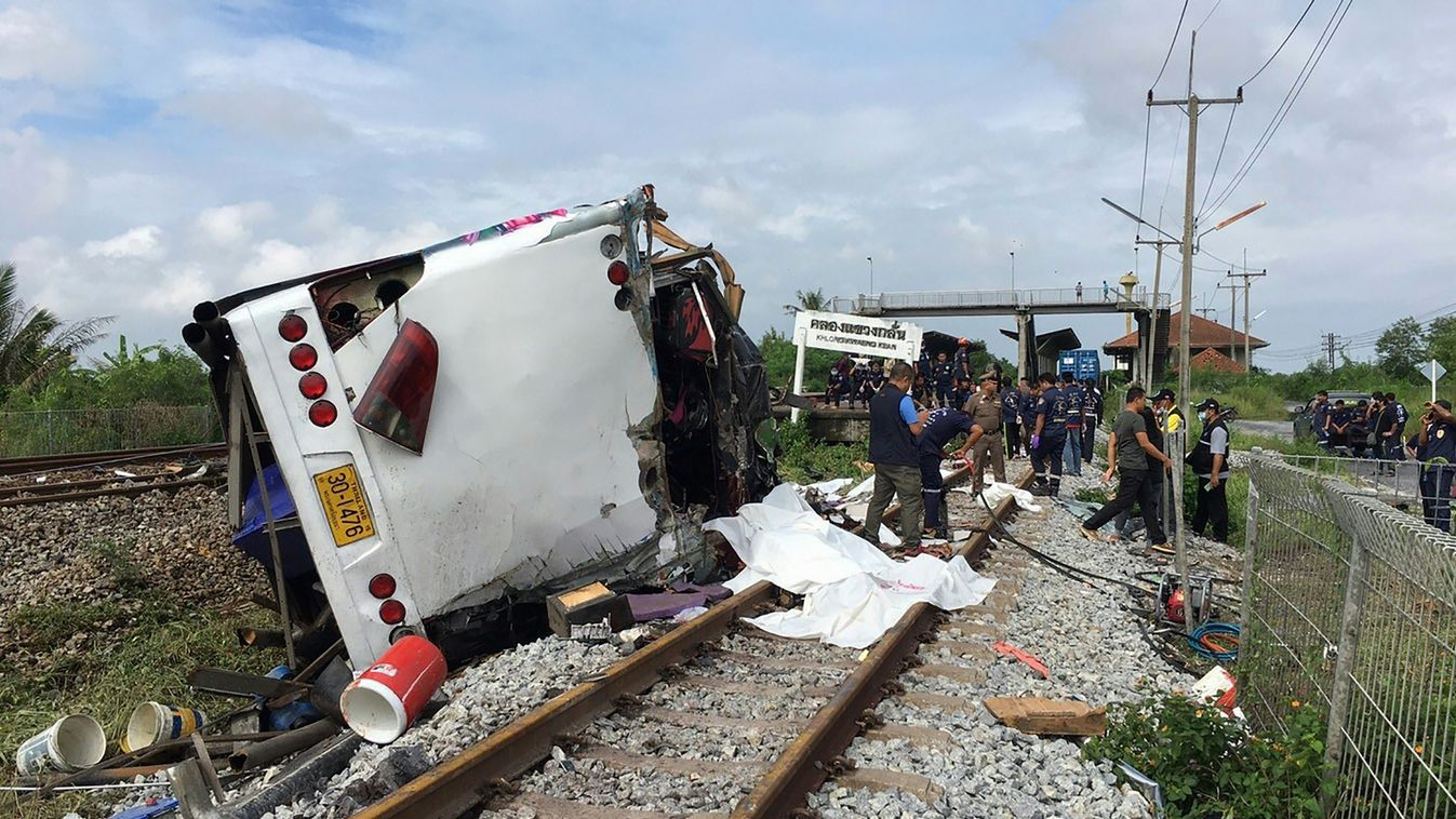 accident Horizontal RAILWAY TRAIN CRASH TRANSPORT ACCIDENT 
