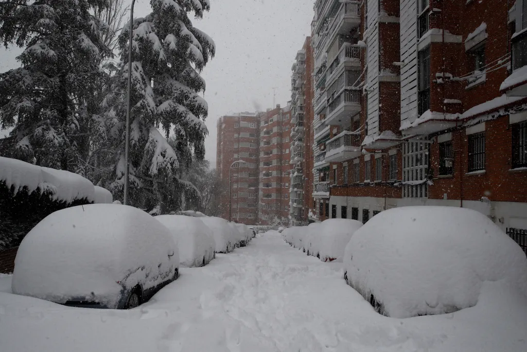 Madrid, Spanyolország, havazás, hó január, 