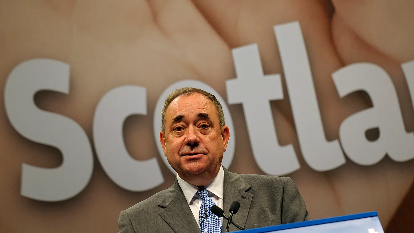 Scotland's First Minister Alex Salmond addresses a press conference for international media in Edinburgh, Scotland, on September 11, 2014, ahead of the referendum on Scotland's independence. Skócia 
