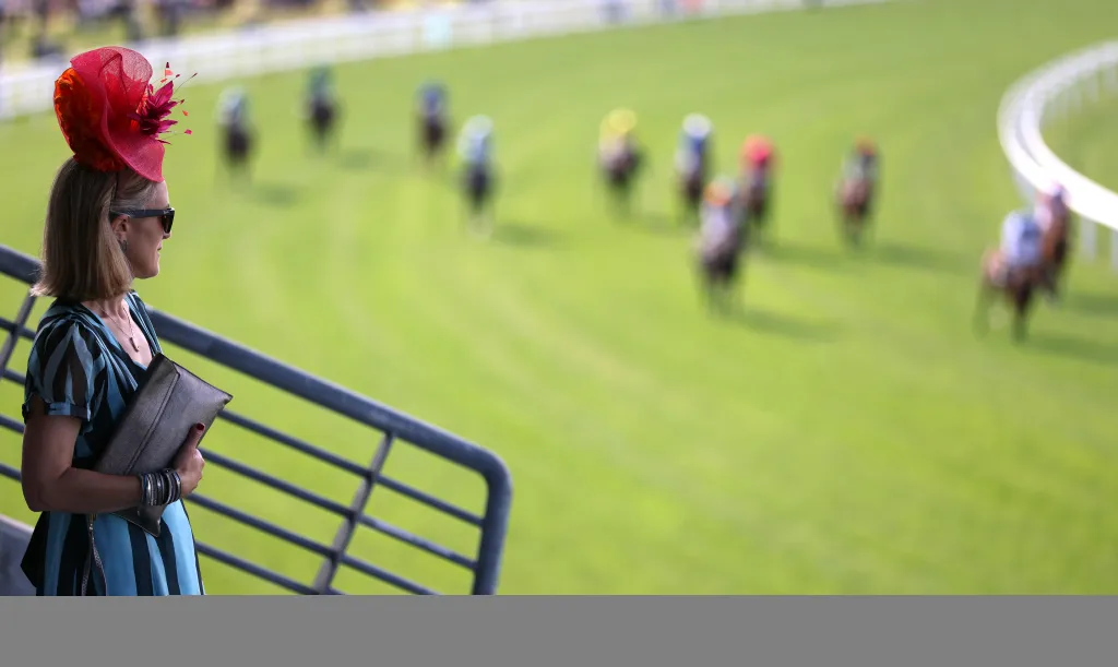 A Royal Ascot legdíszesebb fejfedői galéria 