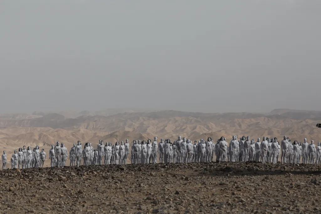 Spencer Tunick, Holt-tenger, meztelen fotózás, környezetvédelem 