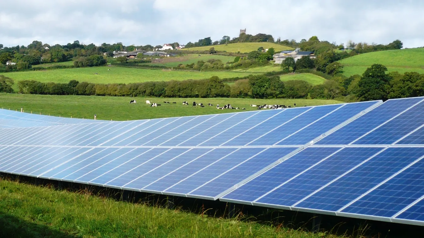 napenergia, napelem-farm, brit, megújuló 