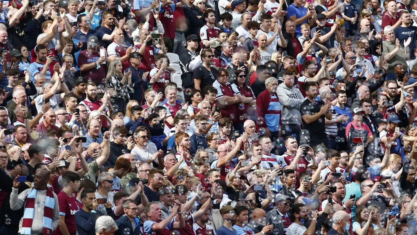West Ham United v Atalanta - Betway Cup Betway Cup West Ham United Atalanta London stadium London England 07th August 2021 West HamUnited Fans 07th August Foto Sport/NurPhoto Action person large outdoor Horizontal PLAYER 