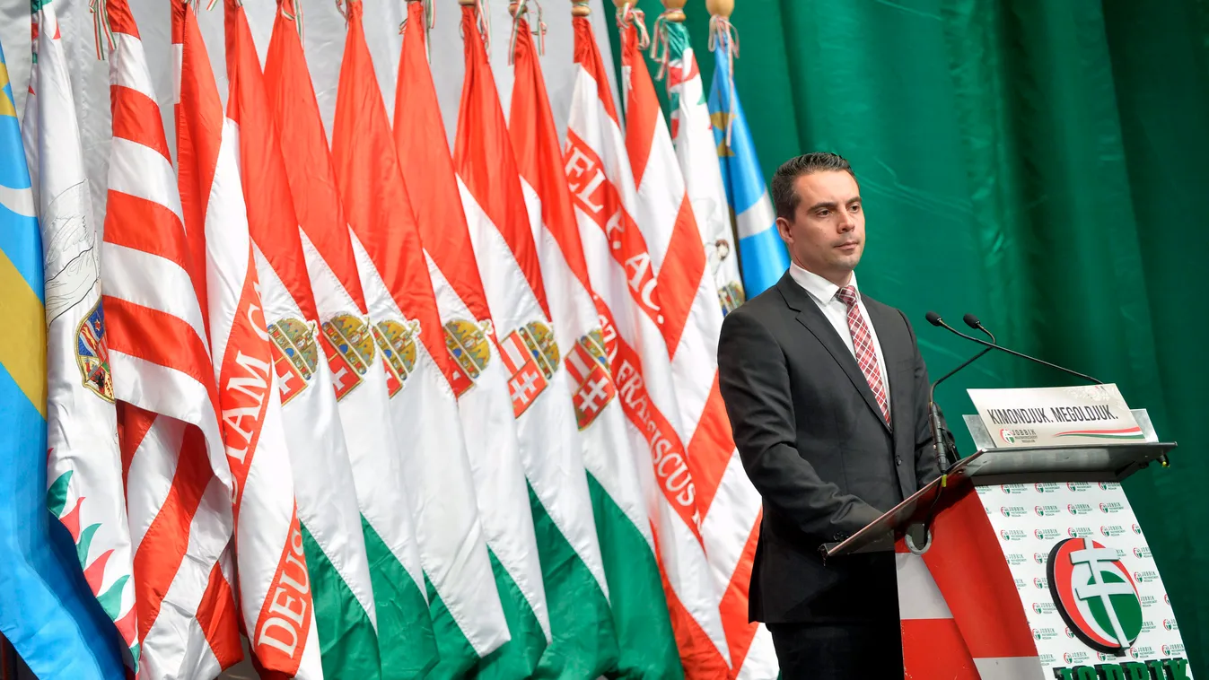 Vona Gábor pártelnök beszél a Jobbik Magyarországért Mozgalom tisztújító kongresszusán a Budapest Kongresszusi Központban 2014. június 21-én. 