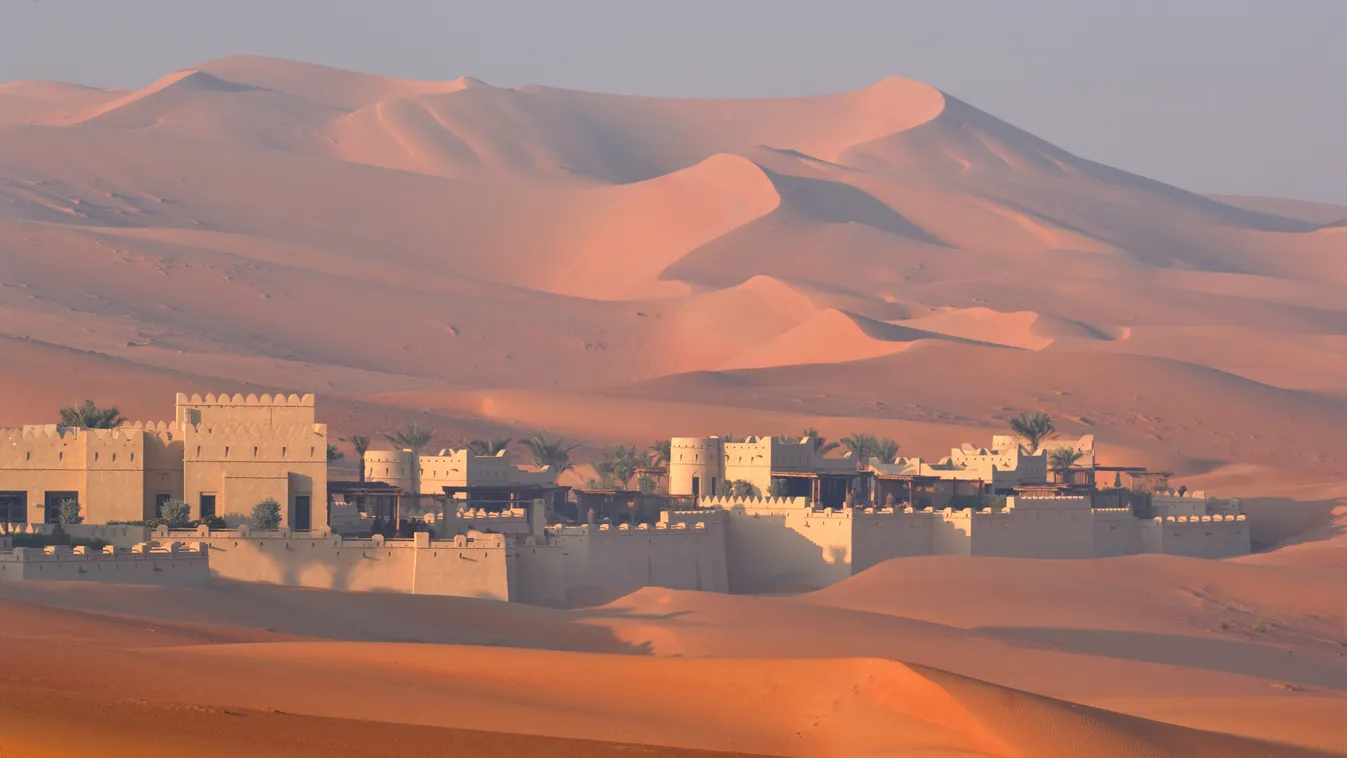 Romantikus sivatagi naplemente qasr al sarab hotel luxus sivatag utazás 
  EXTERIOR ANANTARA ARABIC PENINSULA DESERTIQUE GOLFE PERSIQUE DUNE DE SABLE ABU DHABI QASR AL SARAB ANANTARA QASR AL SARAB RUB AL KHALI Horizontal HOTEL DESERT 