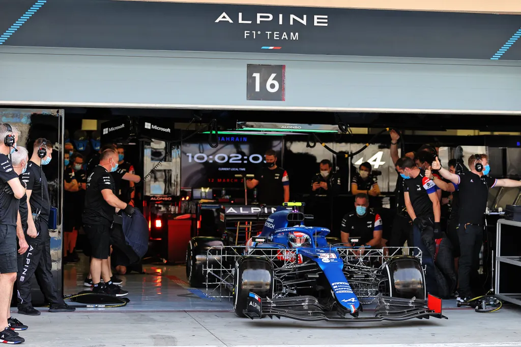 Forma-1, Esteban Ocon, Alpine F1 Team, Bahrein teszt 1. nap 