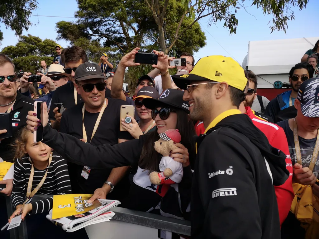 Forma-1, Daniel Ricciardo, Renault F1 Team, Ausztrál Nagydíj, Melbourne Walk 