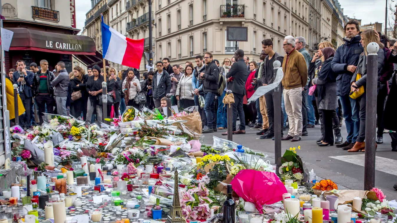 Lehet, hogy vannak fegyvereik, de nekünk vannak virágaink
Párizs, terror, áldozatok, megemlékezés 