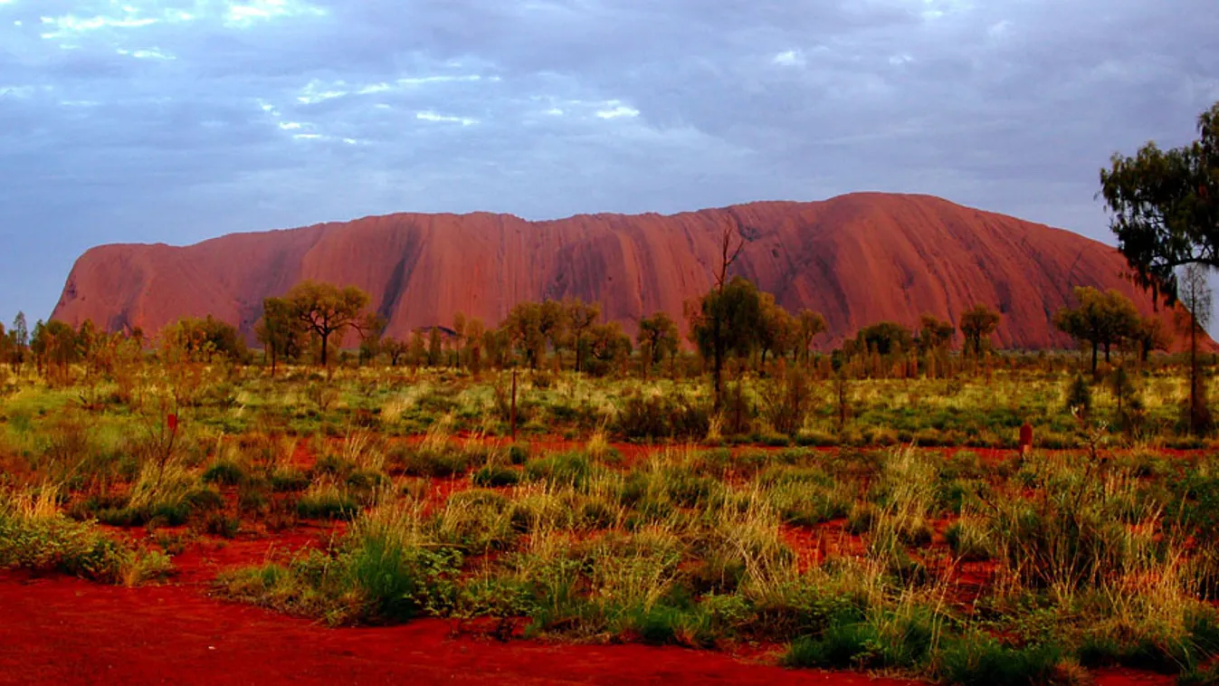 Uluru, Ausztrália cikkhez 