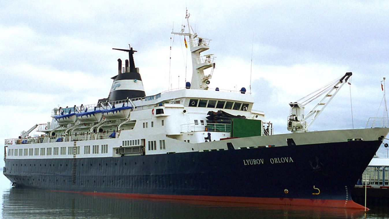 Lyubov Orlova nevű hajó Angolában