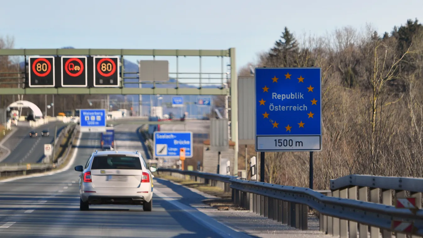 Border opening announced-German-Austrian border should open completely on June 15th. Autobahn toll ROAD TRAFFIC current mixed vignette Autobahn border crossing VM BORDER km / h Autobahn A8 Autobahn Highway Tempoliwith Auto Car cars commuters Autobahn fee 