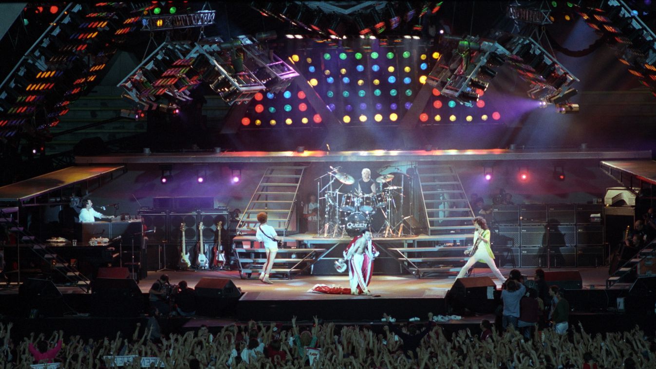 Mercury, Freddie énekes énekel Személy Közéleti személyiség foglalkozása zenész Cselekvés művészethez kötődő zenél Fotó kulcsszó képkivágás totál 