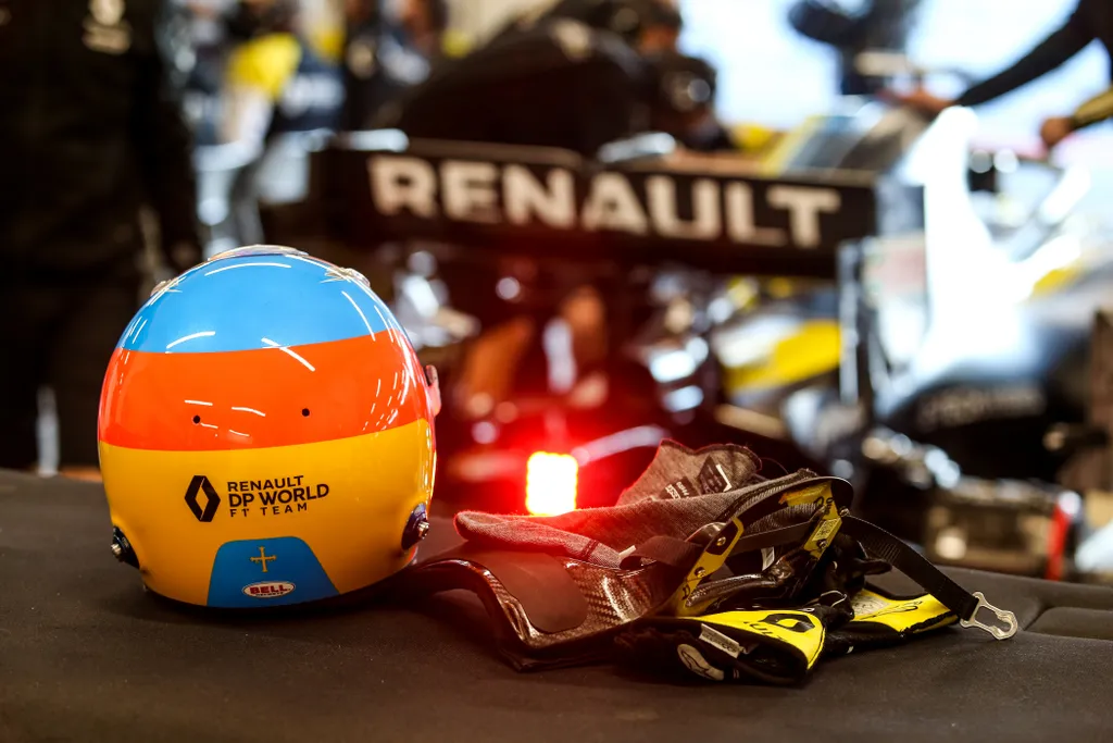 Forma-1, Fernando Alonso, Renault F1 Team, Barcelona teszt, Renault logo 