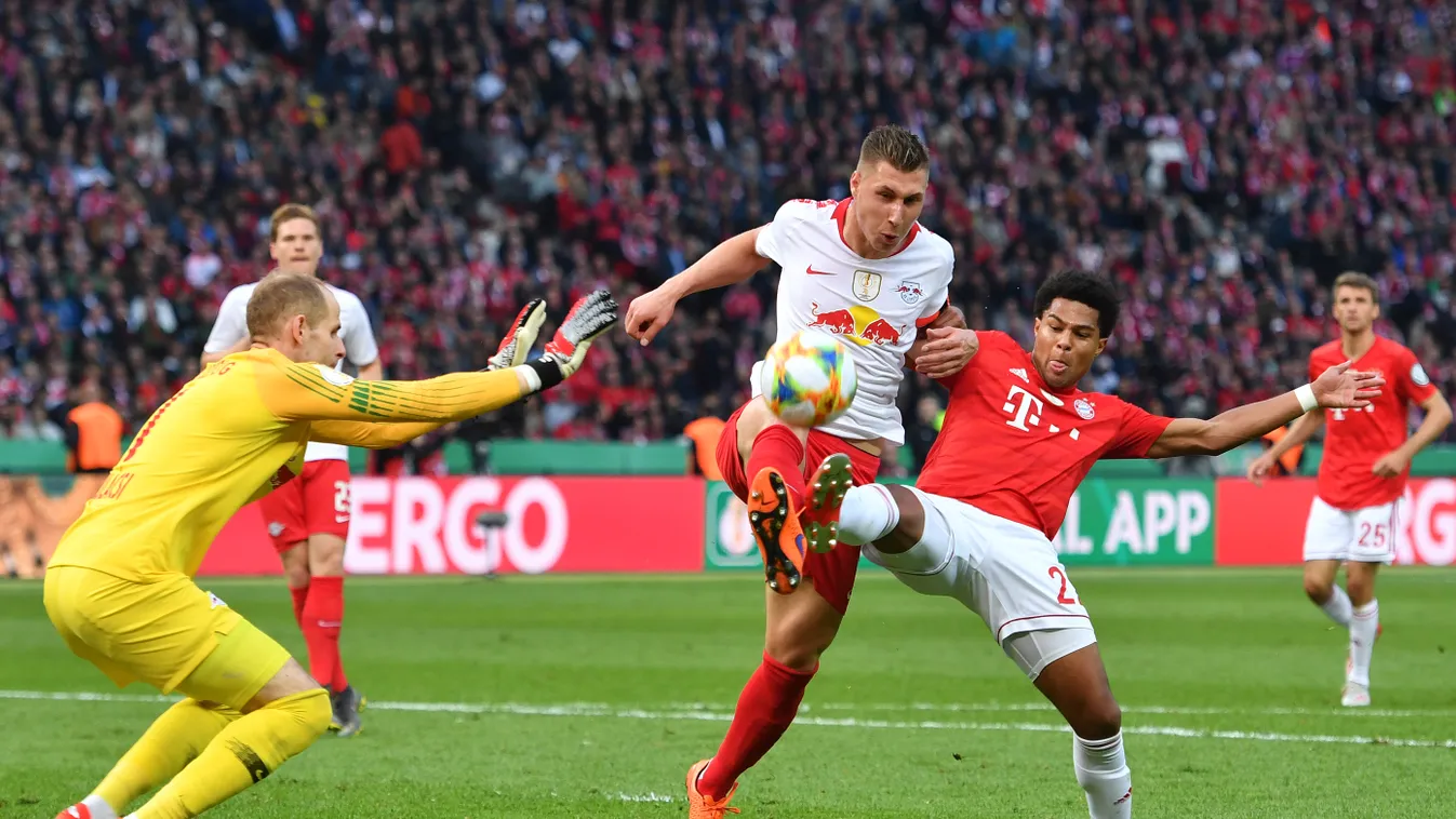 Preview of the Bundesliga top match RB Leipzig-FC Bayern Munich. Vereinspokal Sport Sports jersey 19 18 Cup competition Men FINAL Match match Muenchener Team sport Cup FOOTBALL club football player Club Jersey Club Dress teamsports DFB Pokal DFBpokal aktu