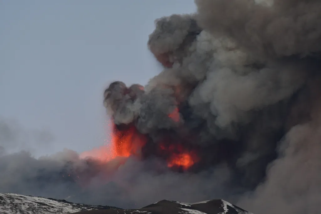 hamufelhő vulkán 