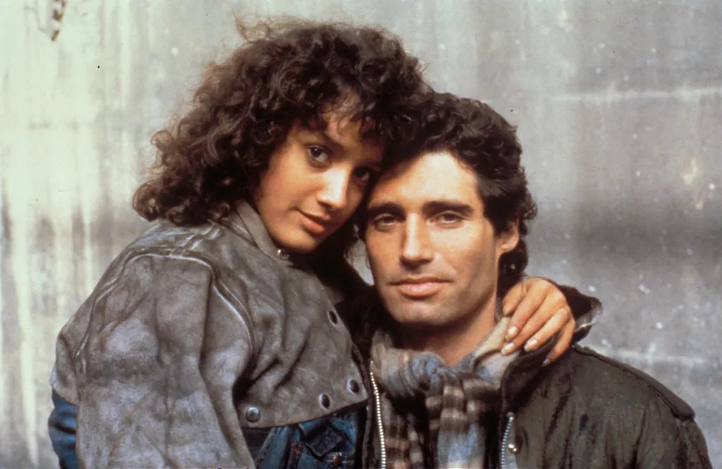 Flashdance Cinema movie film still movie still publicity still production still couple romance curly hair 1980s eighties Horizontal FILM MAN WOMAN 