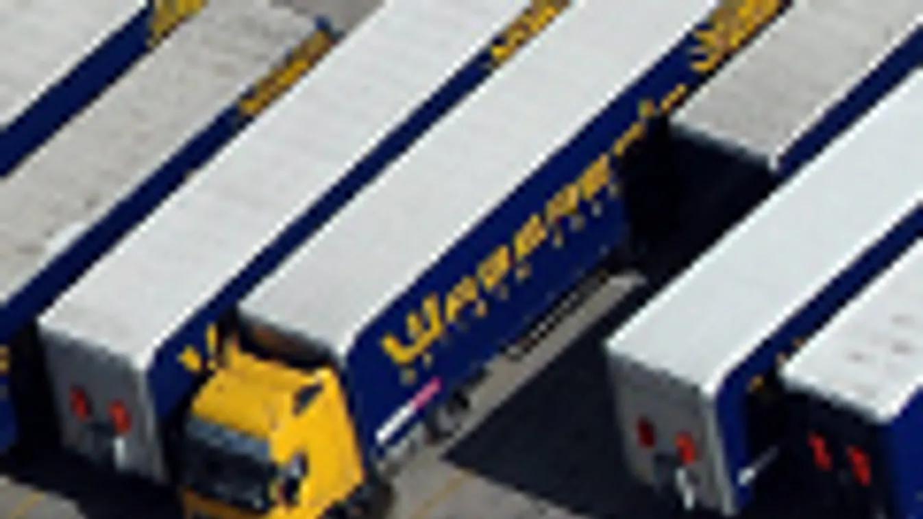 kamionok állnak a Waberer's logisztikai és szállítmányozási cég budapesti telephelyén 