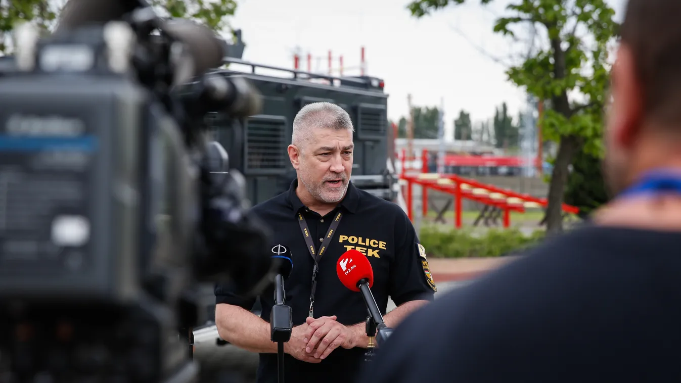 Terrorcselekmény előkészülete miatt vettek őrizetbe egy magát iszlamistának valló magyar férfit, sajtótájékoztató, TEK 2021.06.02. 