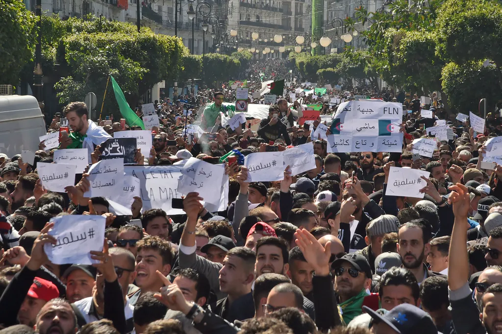 tüntetés algériában, algír, 2019. március 