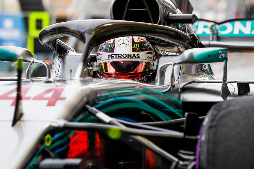 A Forma-1-es Szingapúri Nagydíj pénteki napja, Lewis Hamilton, Mercedes-AMG Petronas 