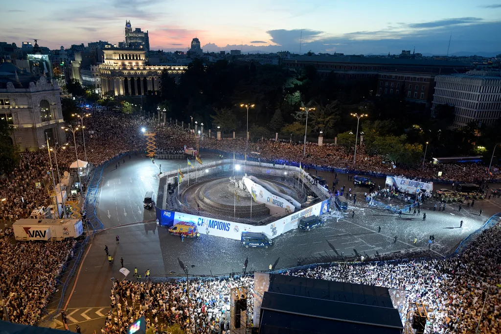 Real Madrid Fans Celebrate The 14th Champions League In Cibeles In Madrid NurPhoto General news May 29 2022 29th May 2022 Competition Real Adrid CHampions League 2022 Real Madrid Supporters UEFA Champions League Horizontal CHAMPIONS LEAGUE 