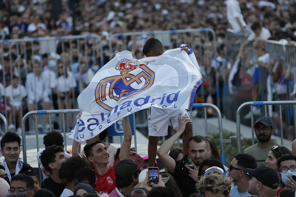 Real Madrid celebrate 14th Champions League win bernabeu,Carlo Ancelotti,Celebration,champions 2022,champions le Horizontal 